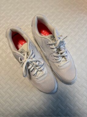 Nike WMNS AIR MAX 90 PREM, SZ 10, worn once.
